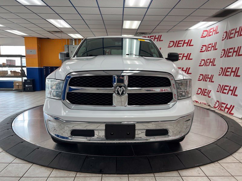 Used 2018 RAM 1500 Classic SLT AWD/4WD image 2
