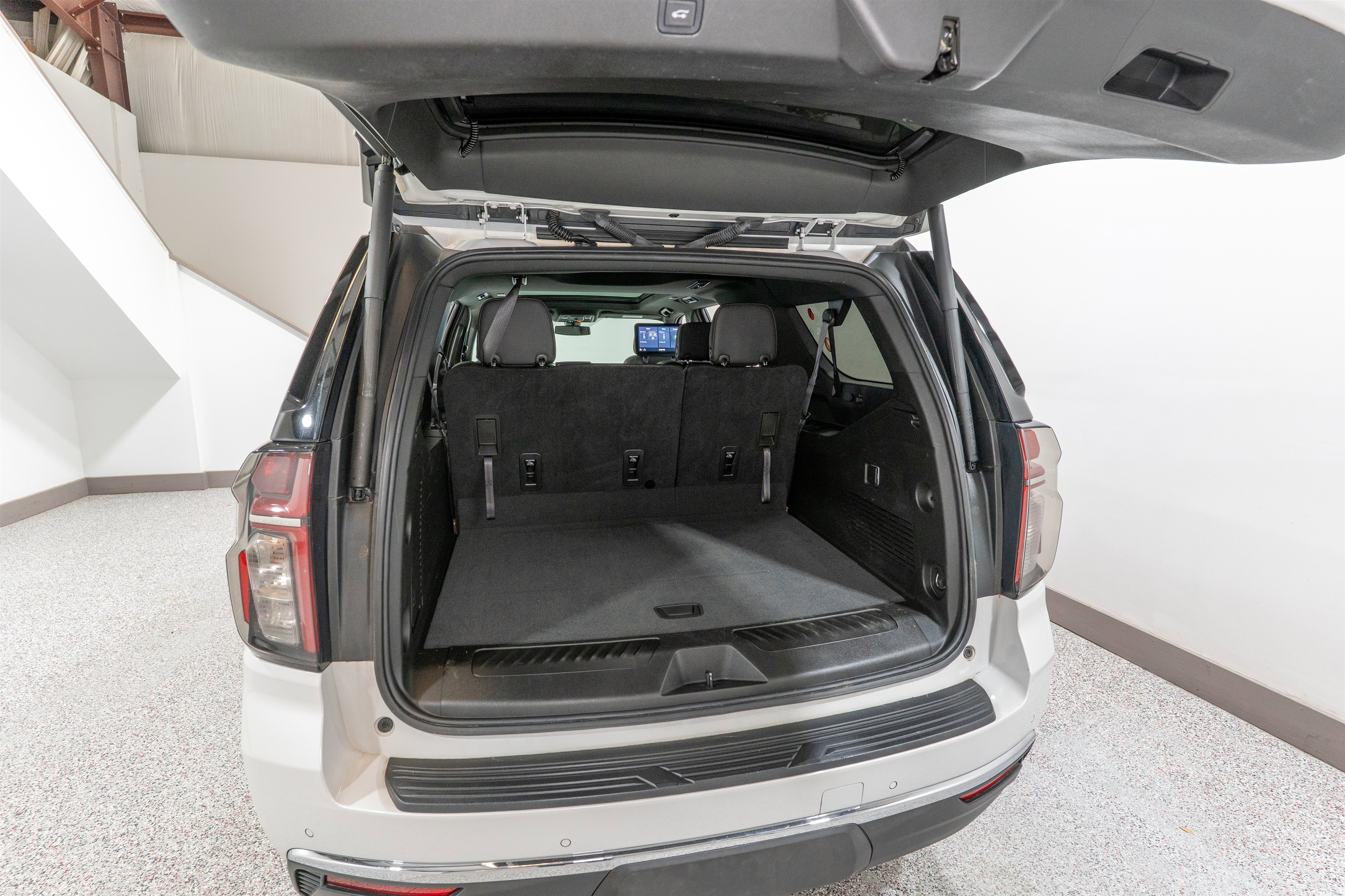 Used 2021 Chevrolet Suburban LT w/ Rear Media and Nav Package AWD/4WD image 36