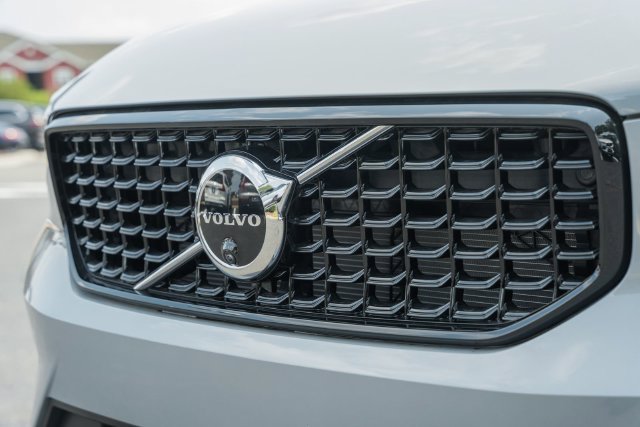 New 2026 Volvo XC40 B5 Ultra w/ Protection Package Premier AWD/4WD image 12