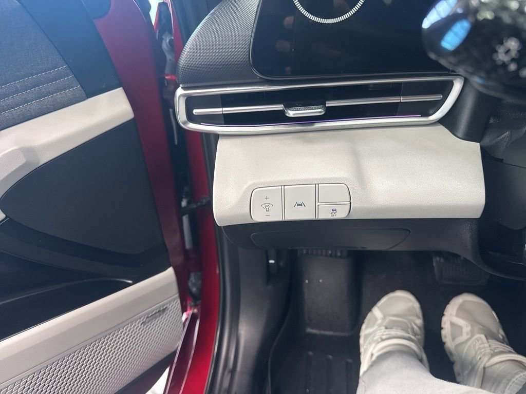 Used 2021 Hyundai Elantra Limited w/ Cargo Package image 7