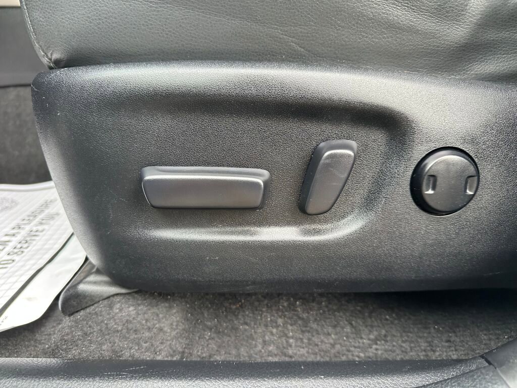 Used 2015 Toyota RAV4 Limited image 10