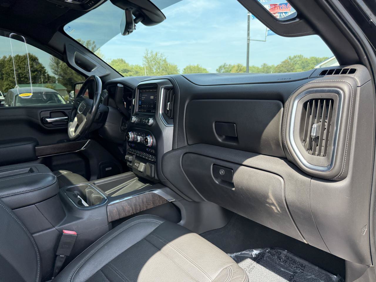 Used 2020 GMC Sierra 1500 Denali w/ Denali Ultimate Package AWD/4WD image 26