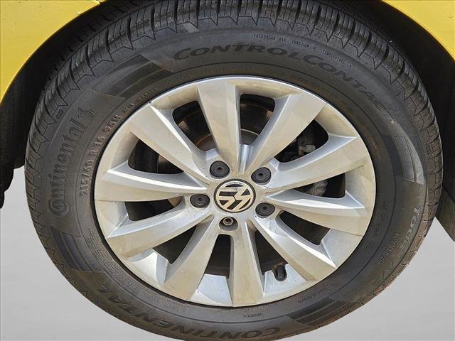 Used 2015 Volkswagen Beetle 1.8T FWD image 13