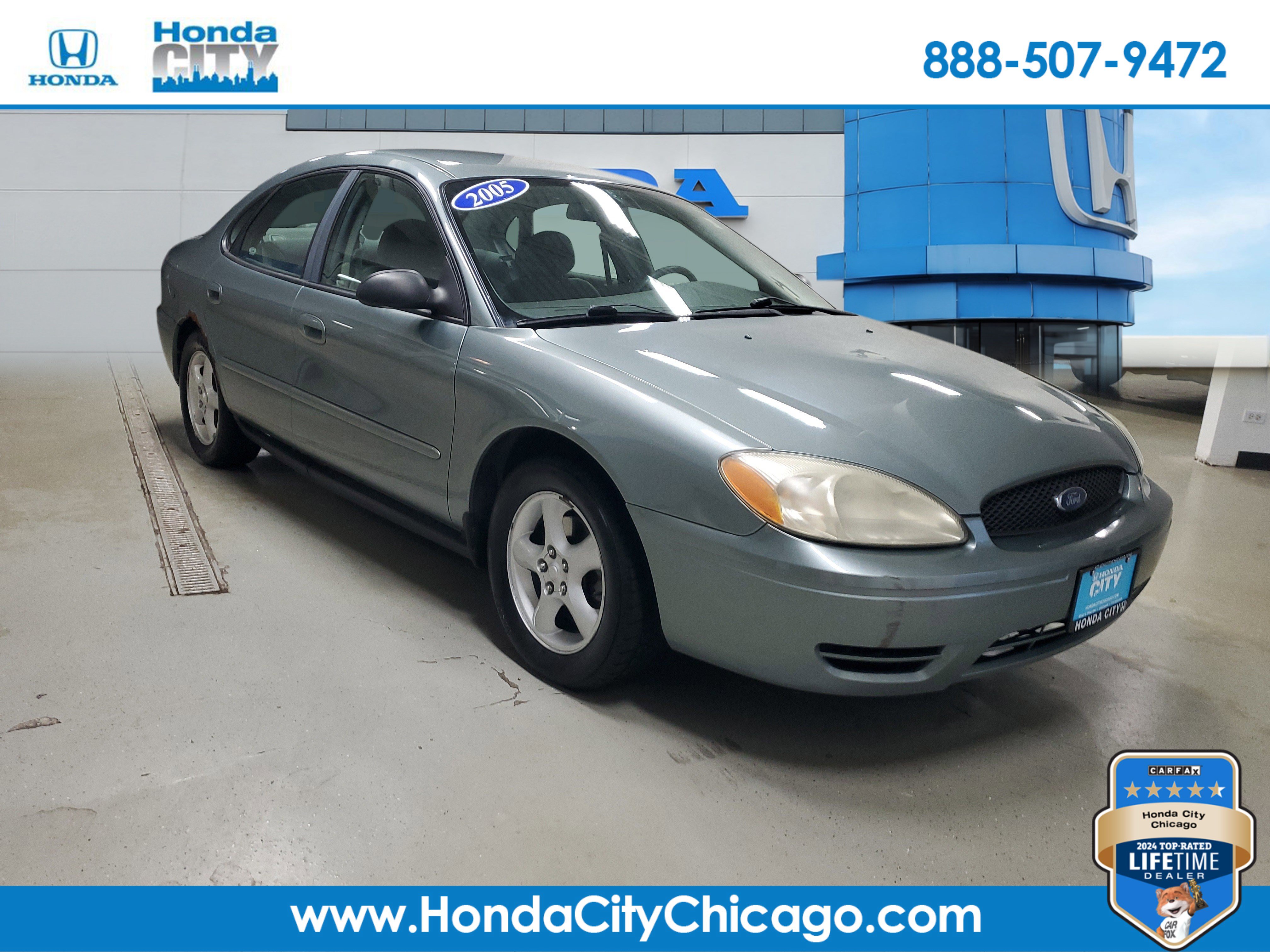 Used 2005 Ford Taurus SE FWD image 1