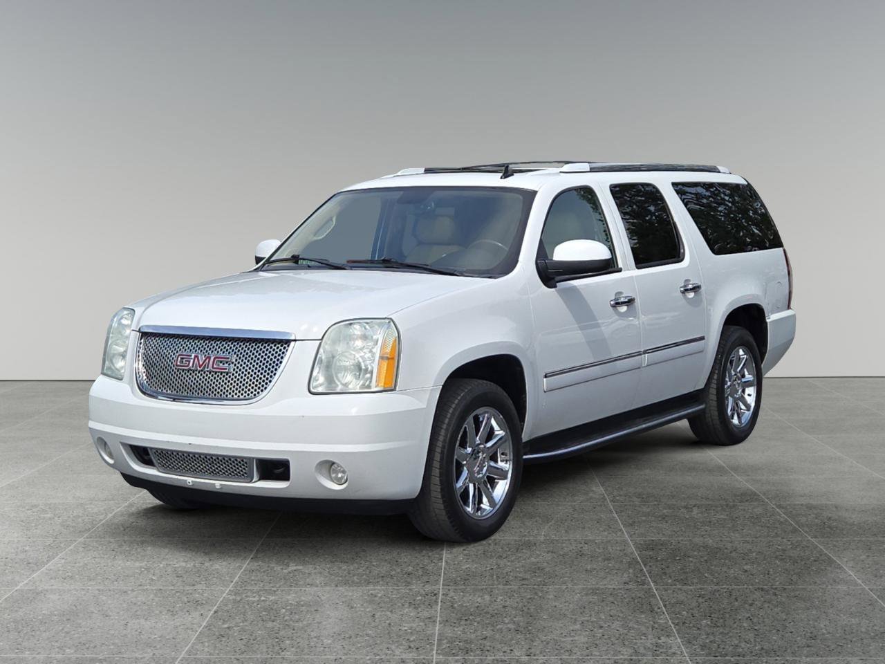 Used 2011 GMC Yukon XL Denali AWD/4WD image 3