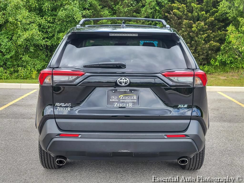 Used 2022 Toyota RAV4 XLE FWD image 5