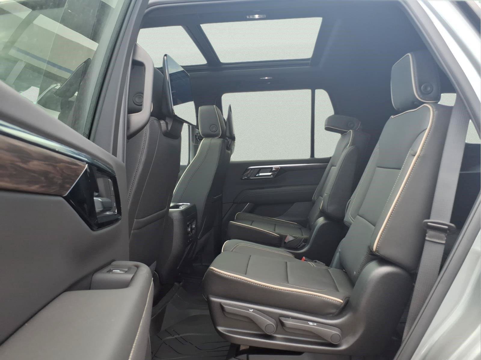 New 2026 Chevrolet Tahoe Premier AWD/4WD image 9