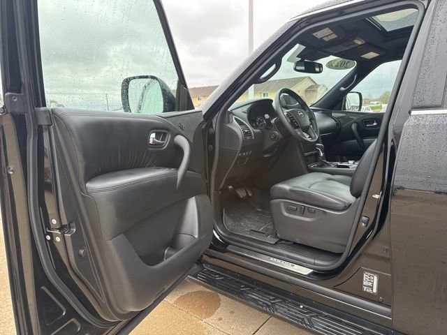 Used 2023 Nissan Armada SL w/ Midnight Edition Package image 9