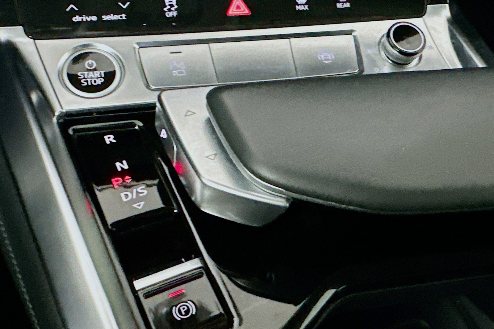 Used 2022 Audi e-tron Premium Plus w/ Premium Plus Package image 7