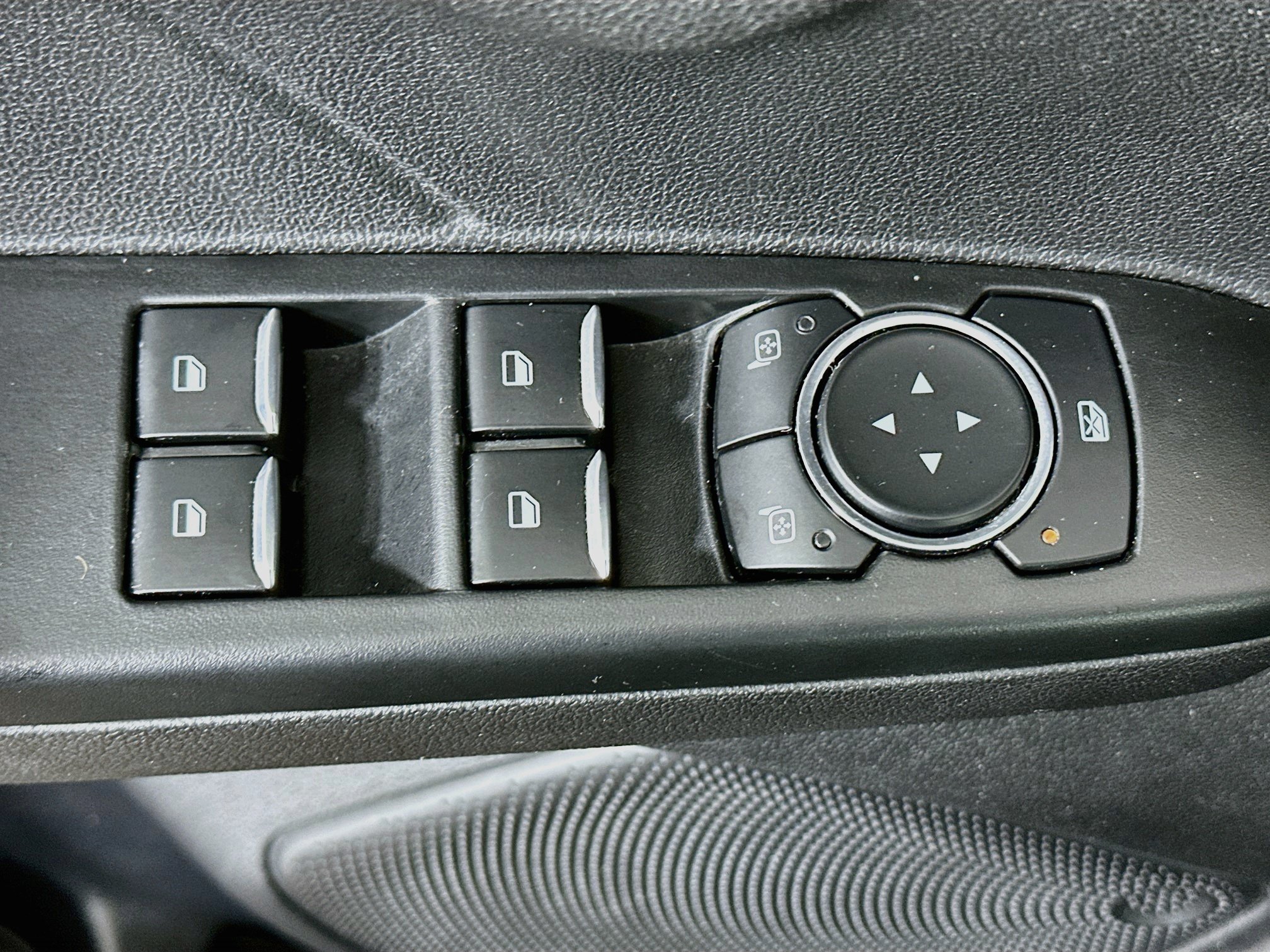 Used 2025 Ford Escape ST-Line Select AWD/4WD image 15