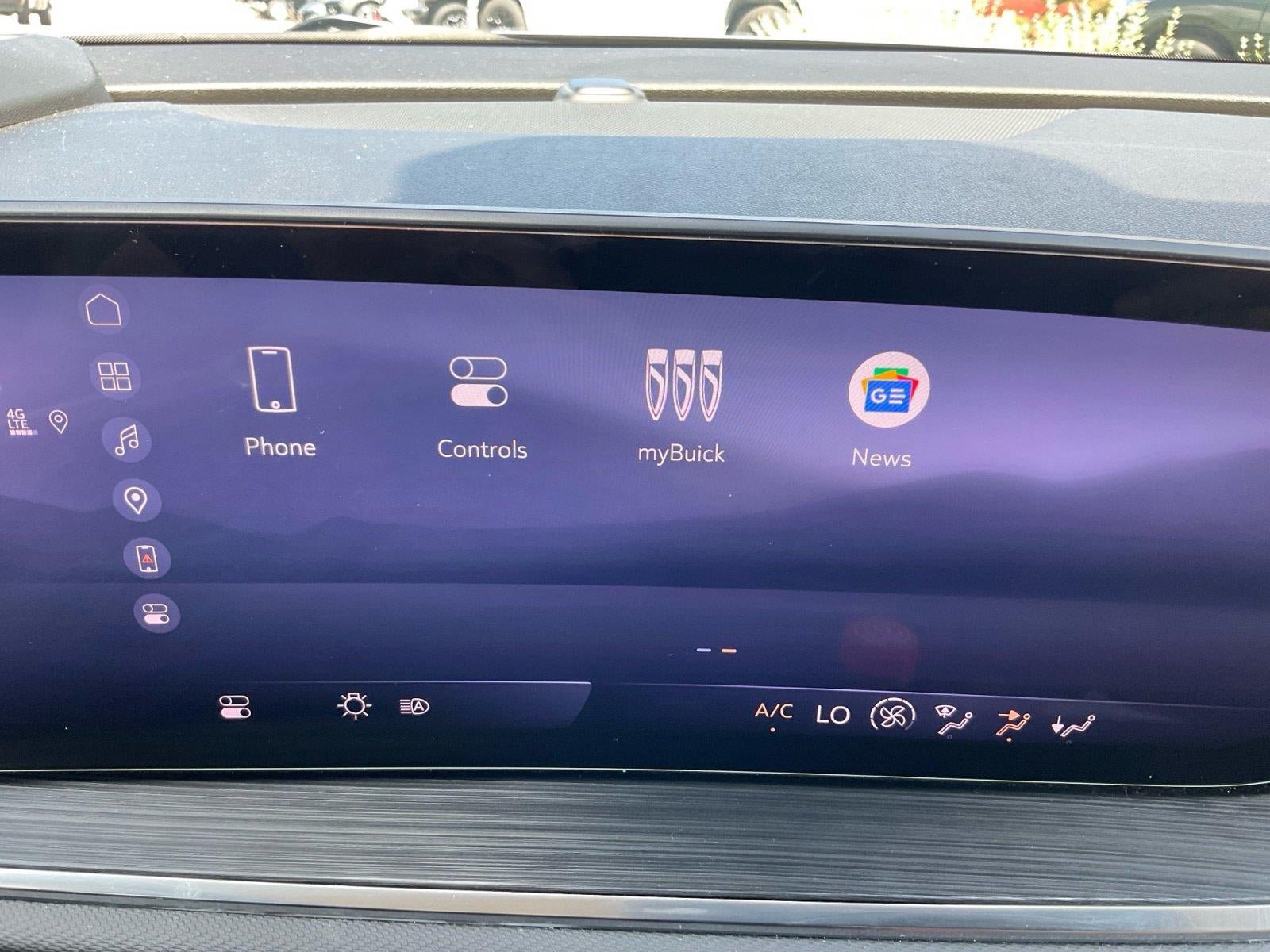Certified 2024 Buick Envision Preferred AWD/4WD image 17