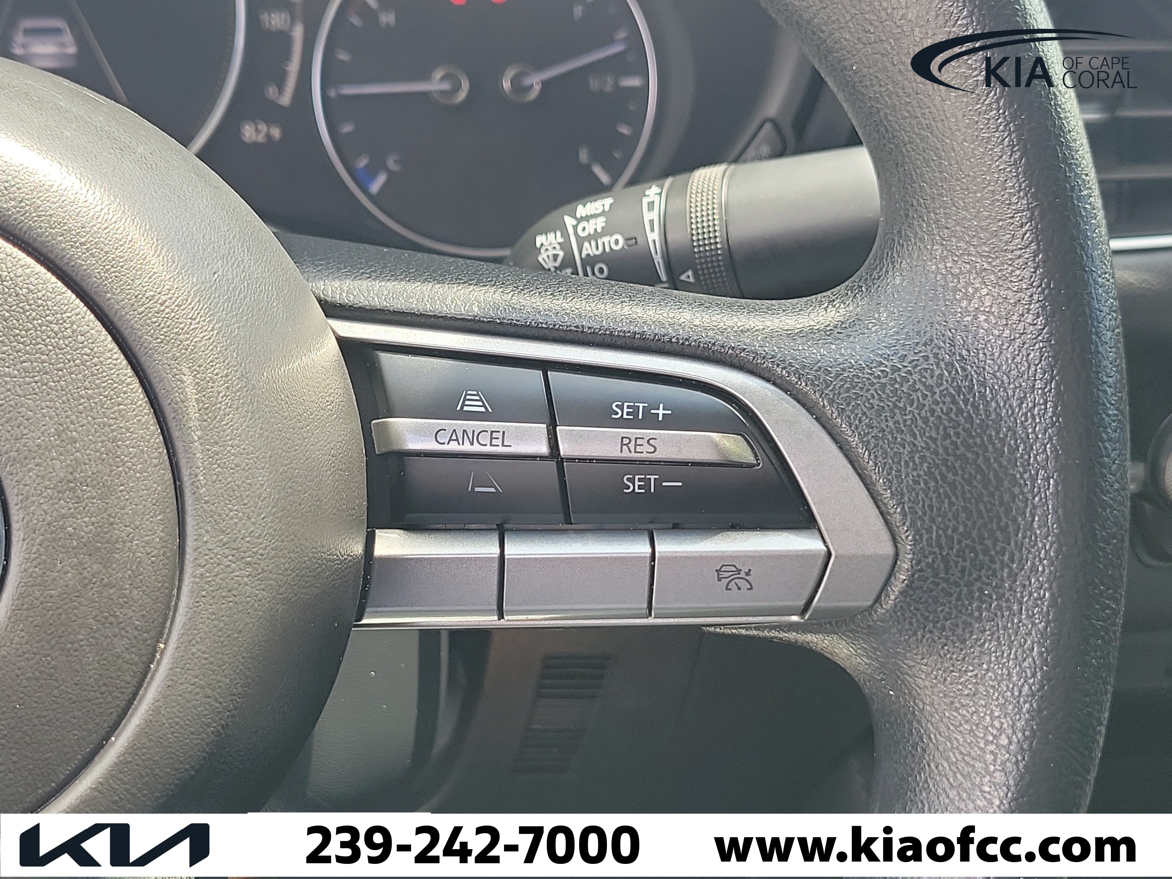 Used 2020 MAZDA MAZDA3 Sedan FWD image 23