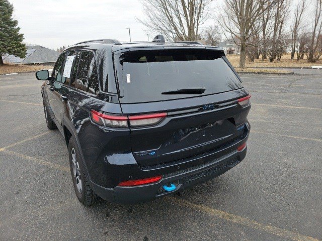 Used 2024 Jeep Grand Cherokee Trailhawk image 3