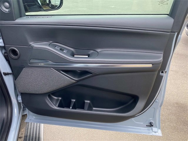 Used 2025 Lincoln Navigator Reserve w/ Jet Appearance Package image 37