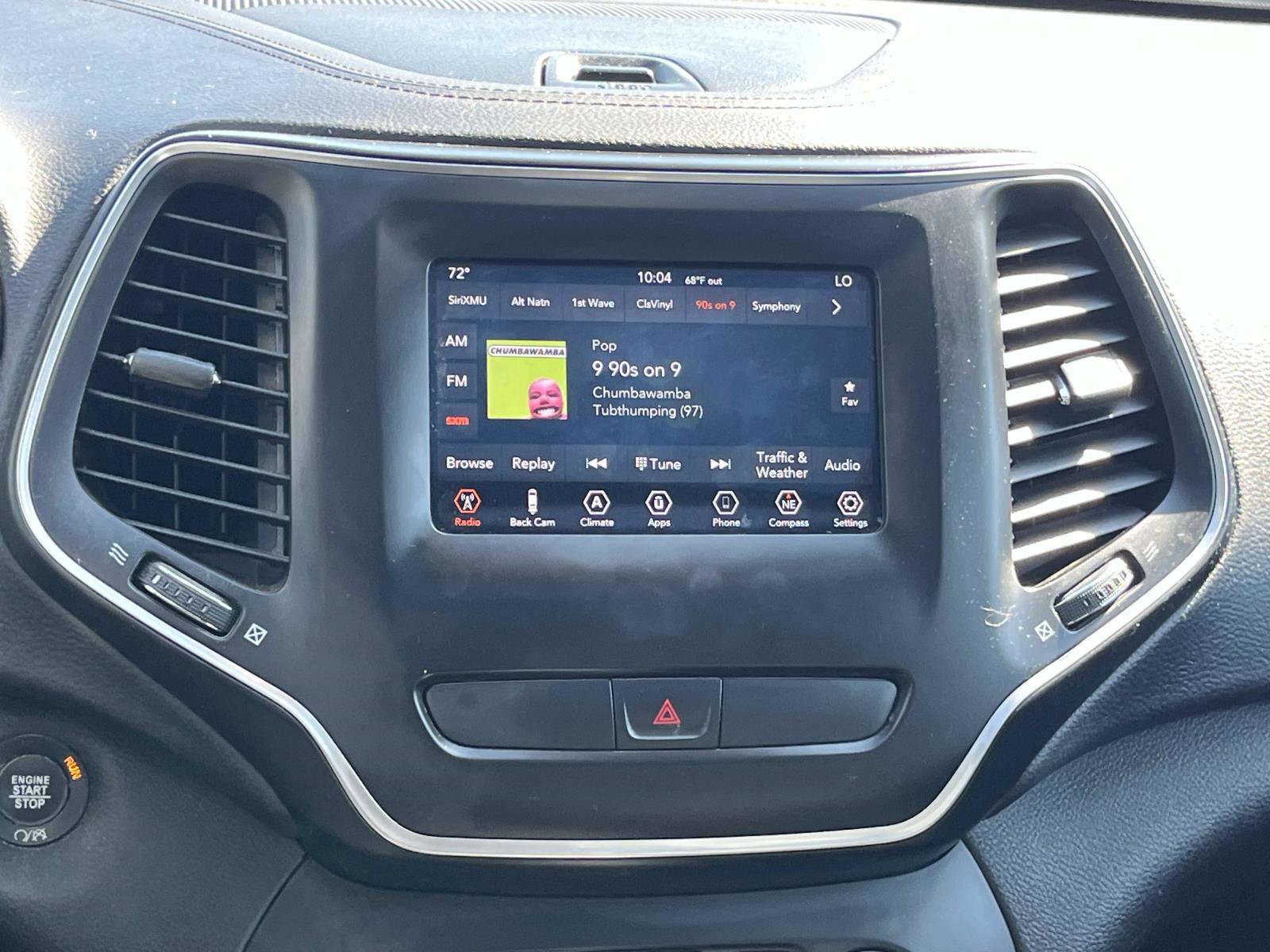 Used 2019 Jeep Cherokee Latitude Plus w/ Comfort/Convenience Group image 16