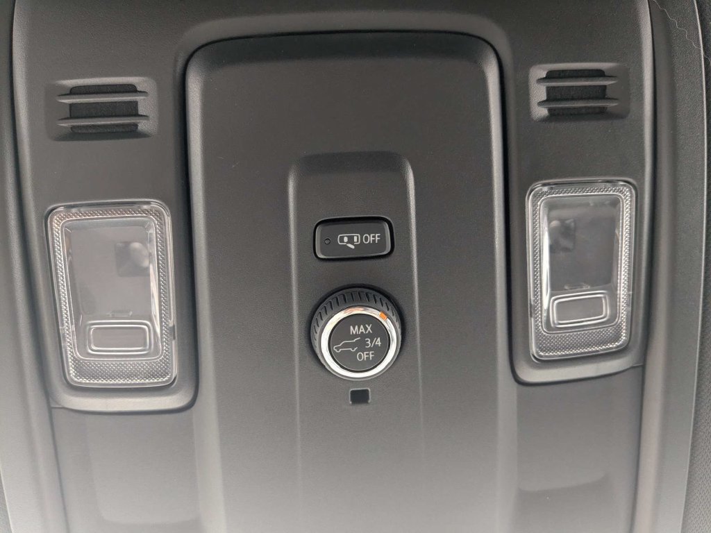 Used 2025 Chevrolet Tahoe LT AWD/4WD image 43