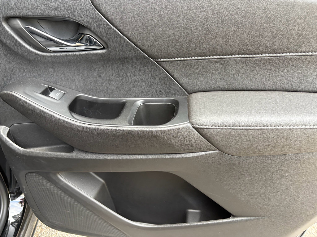 Used 2023 Chevrolet Traverse LT image 27