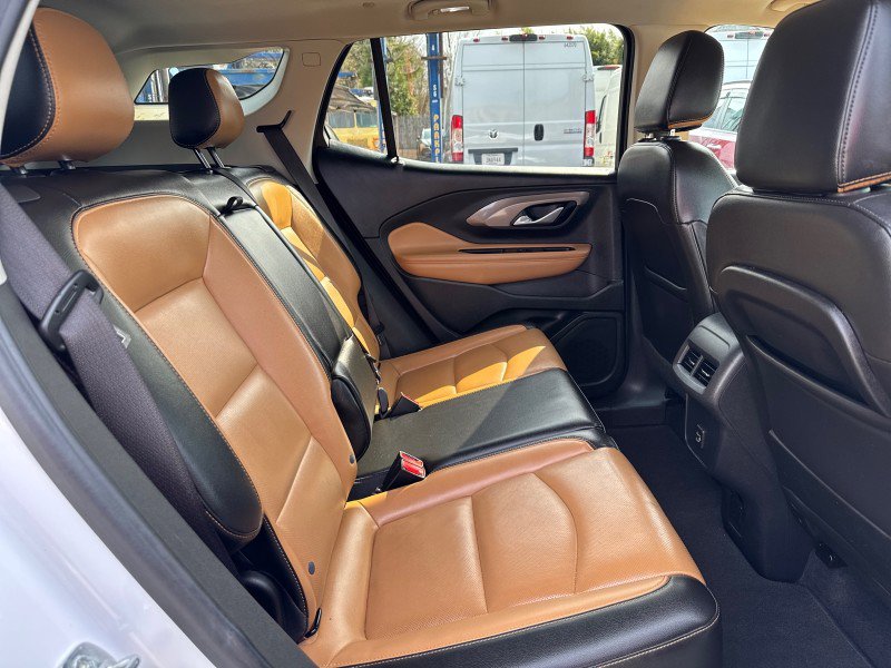 Used 2021 GMC Terrain SLT image 32