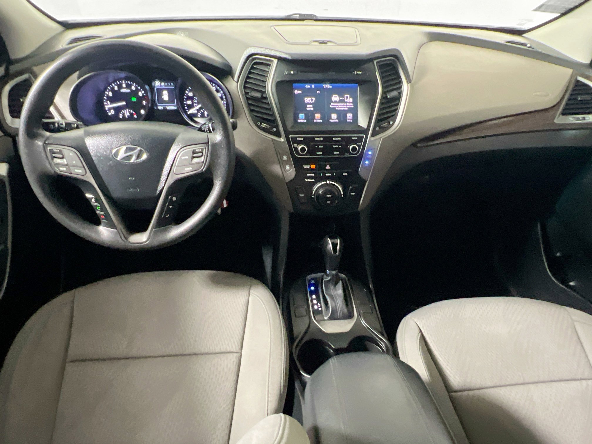 Used 2017 Hyundai Santa Fe Sport FWD image 29