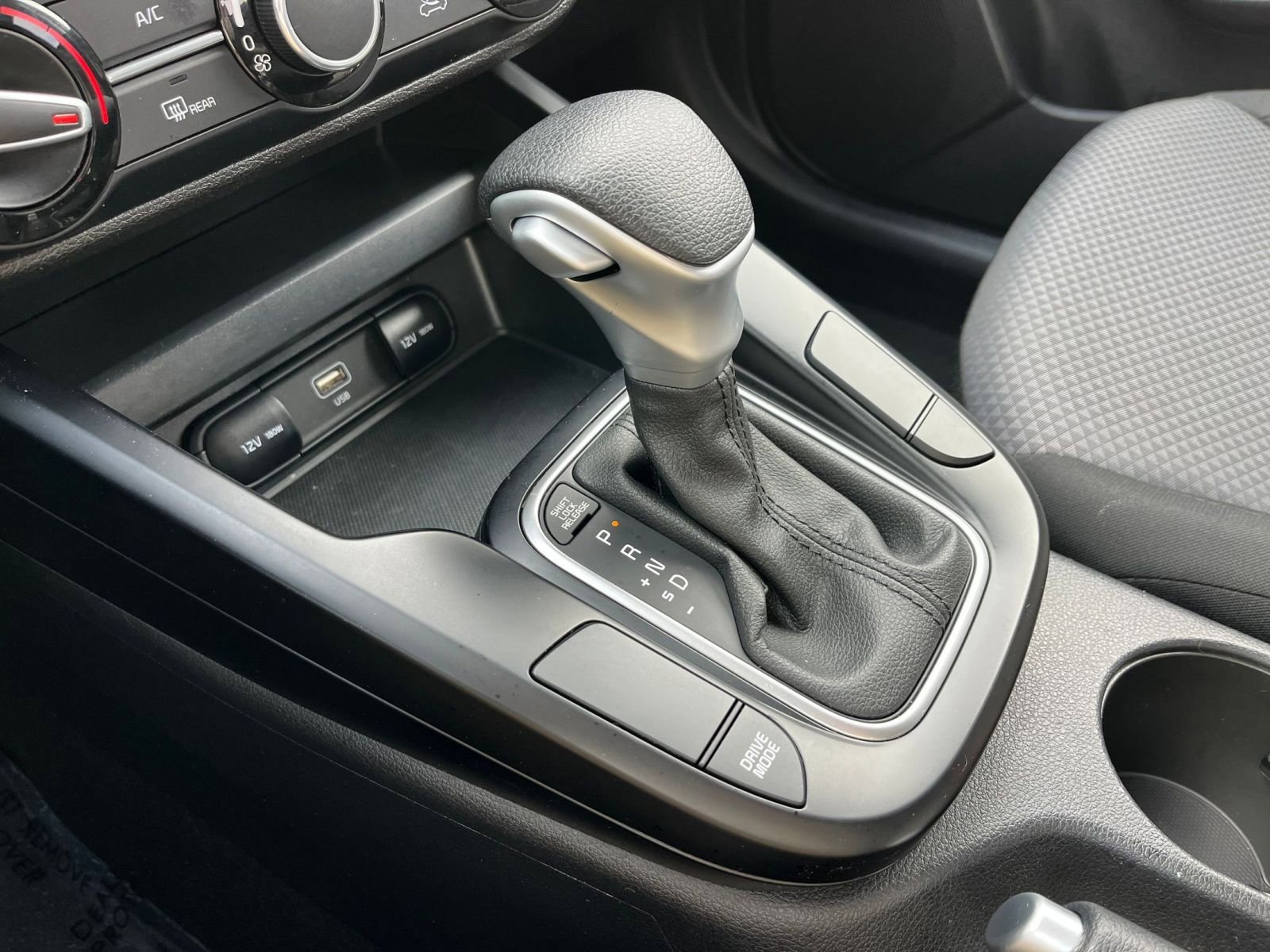 Used 2025 Kia Soul LX w/ LX Technology Package FWD image 39