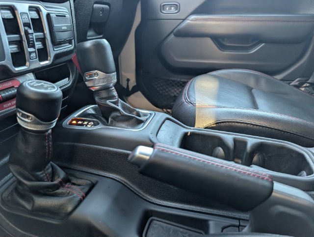 Used 2018 Jeep Wrangler Unlimited Rubicon AWD/4WD image 19