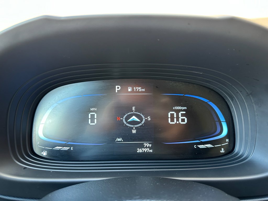 Used 2025 Hyundai Venue Limited image 18