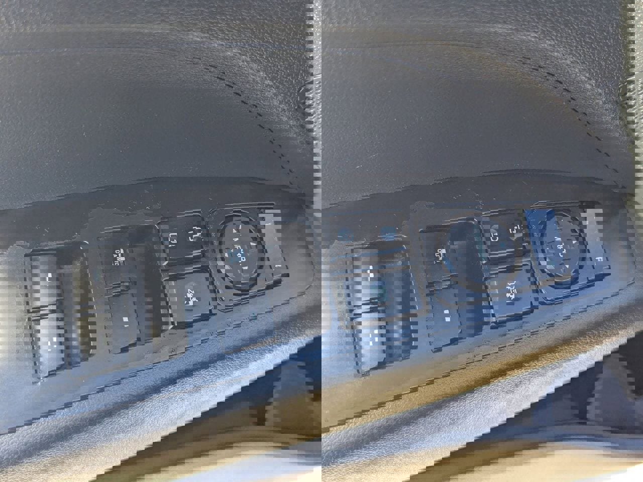 Used 2020 Hyundai Elantra SE w/ Cargo Package (C1) image 22