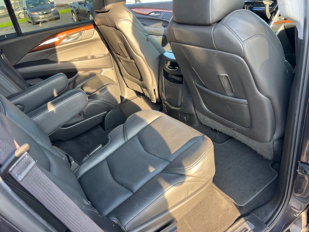 Used 2017 Cadillac Escalade Premium Luxury AWD/4WD image 22