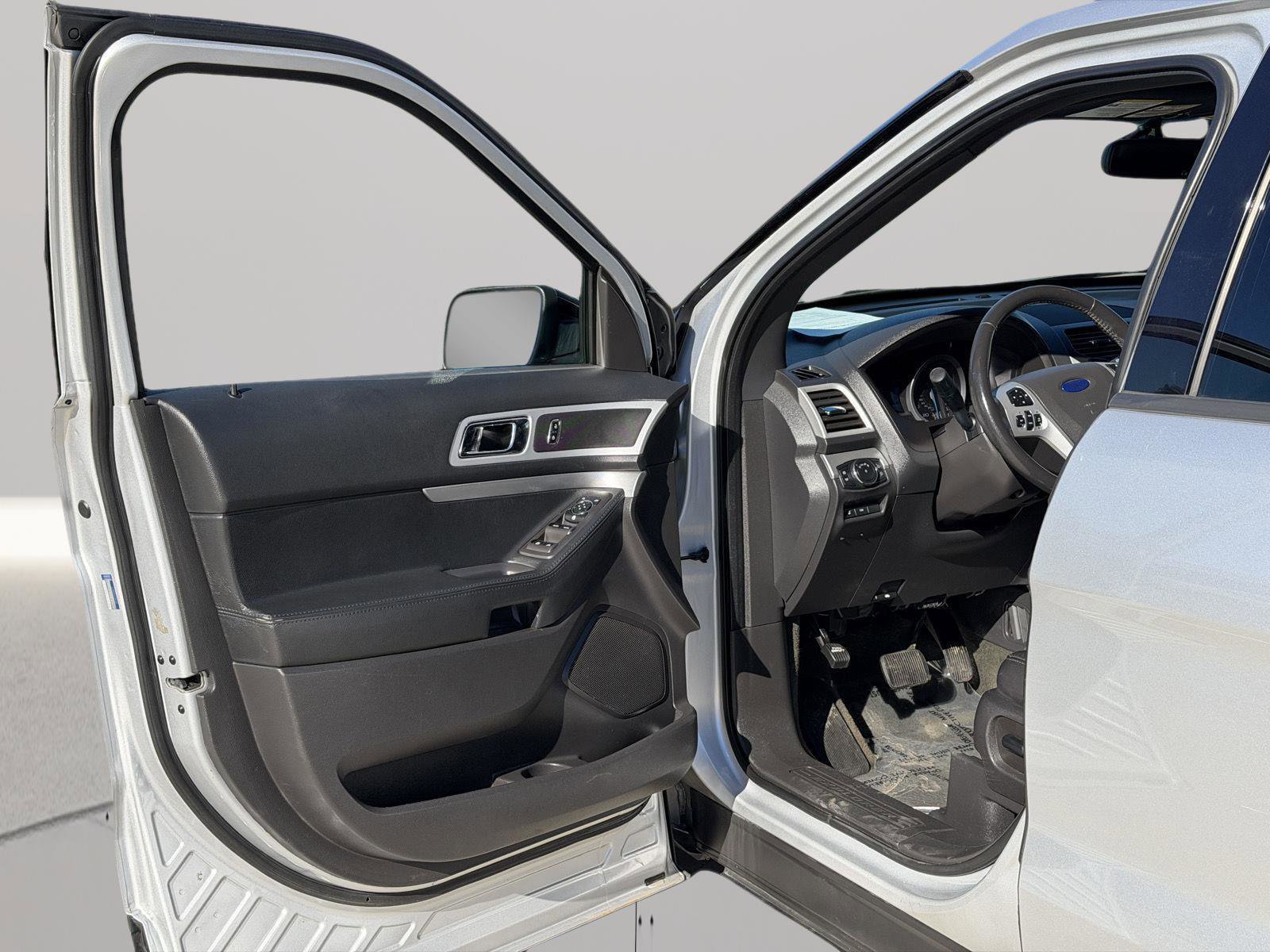 Used 2013 Ford Explorer XLT image 18