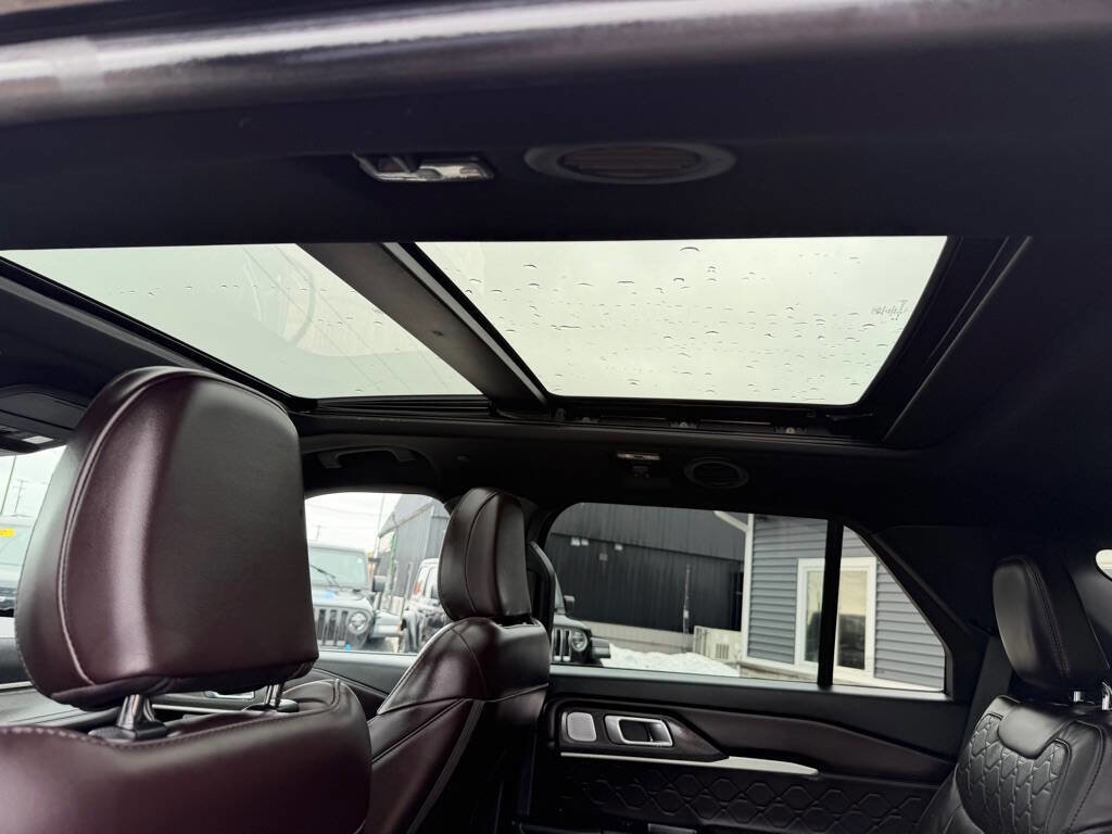 Used 2025 Ford Explorer Platinum w/ LUX Leather Package image 41