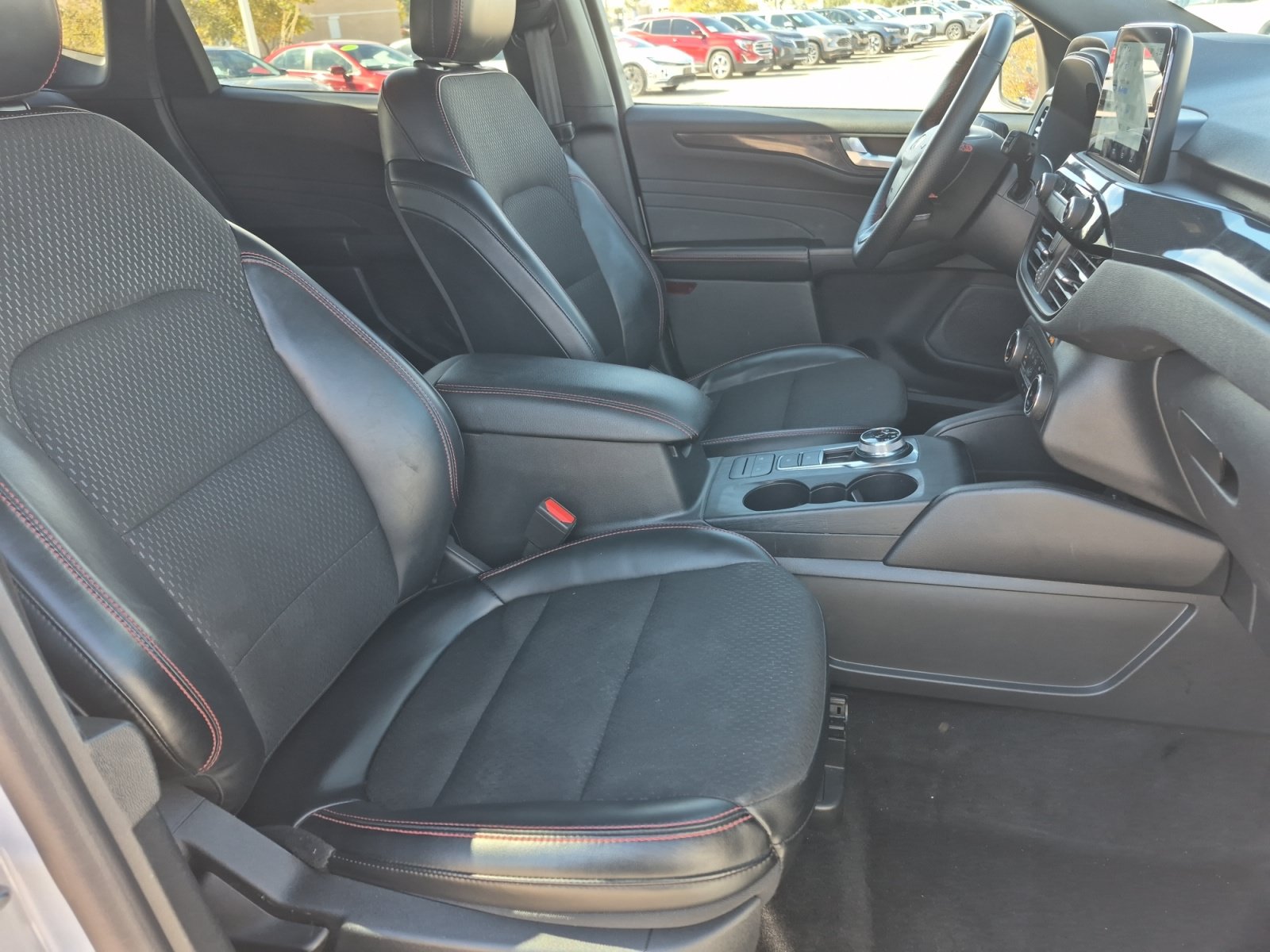 Used 2025 Ford Escape ST-Line Select AWD/4WD image 24