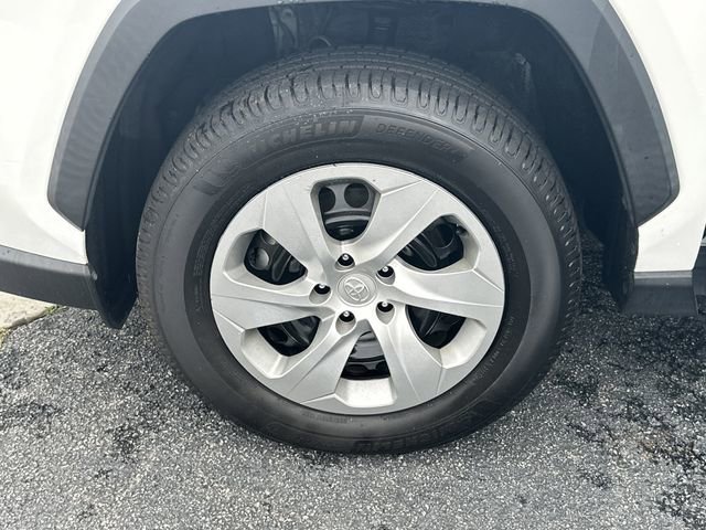 Certified 2022 Toyota RAV4 LE AWD/4WD image 23