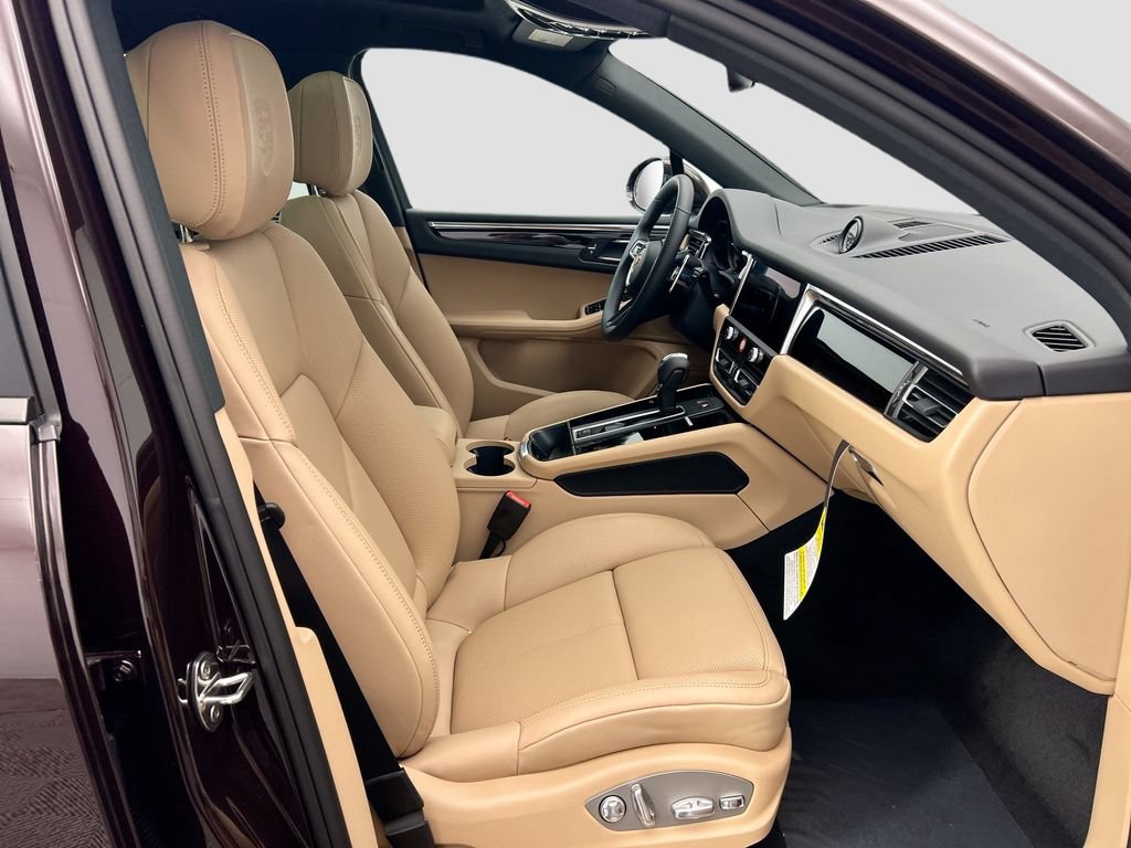 Used 2026 Porsche Macan AWD/4WD image 22