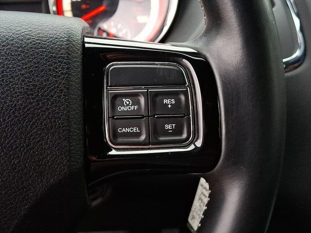 Used 2016 Dodge Grand Caravan SE FWD image 31