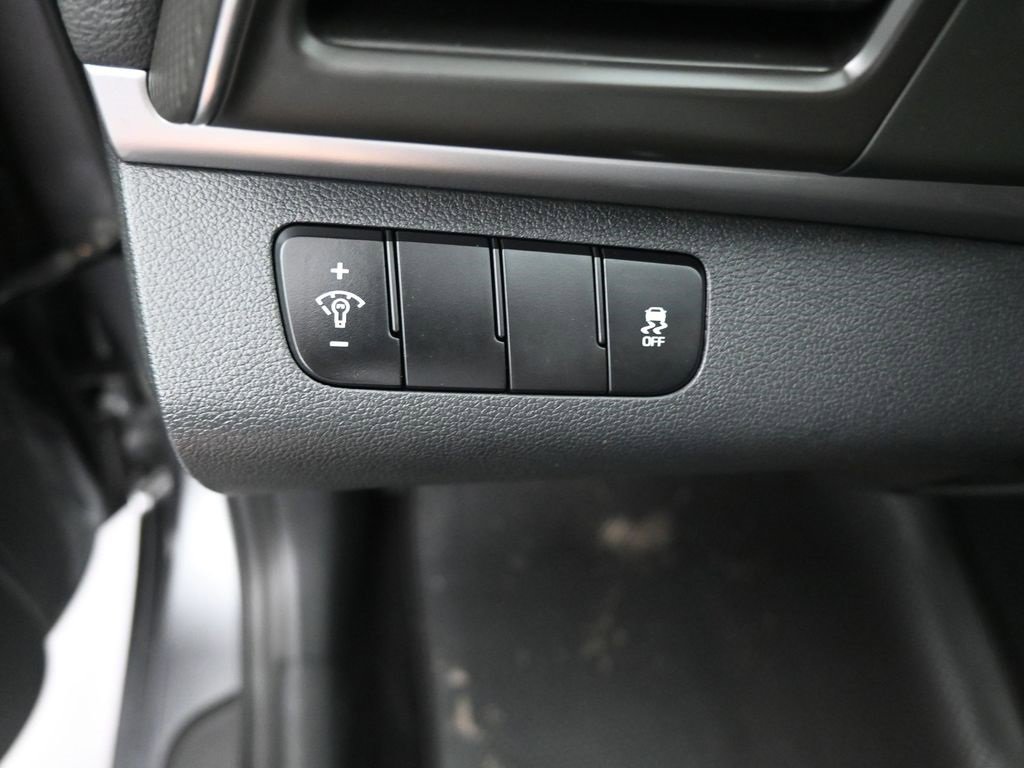 Used 2019 Hyundai Elantra SE w/ Cargo Package image 19