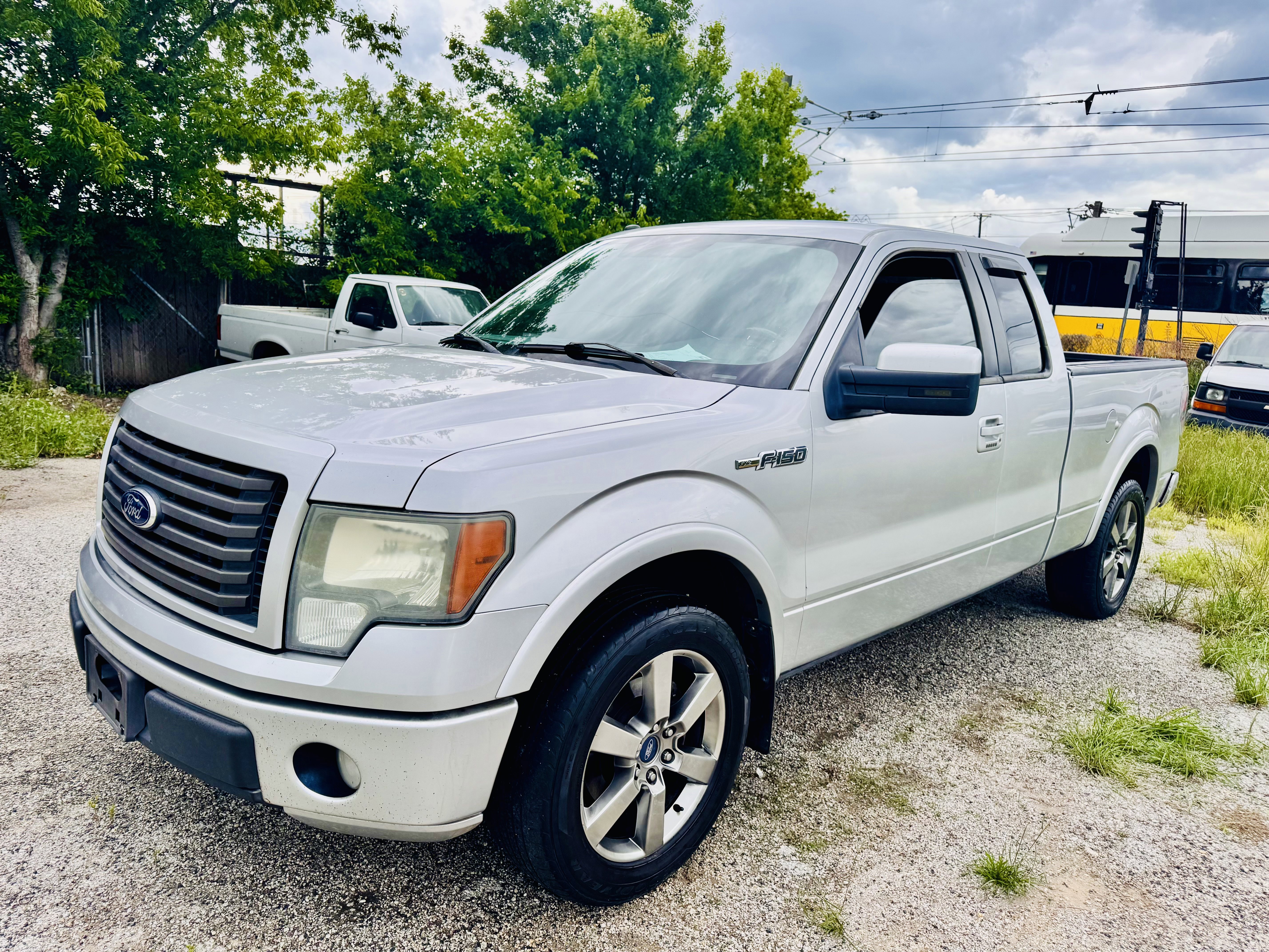 Used 2010 Ford F150 2WD SuperCab image 1