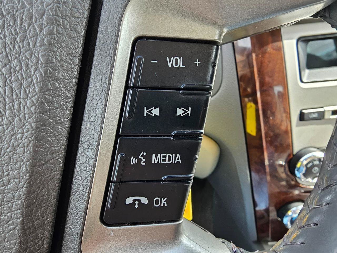 Used 2012 Ford Fusion SEL image 33