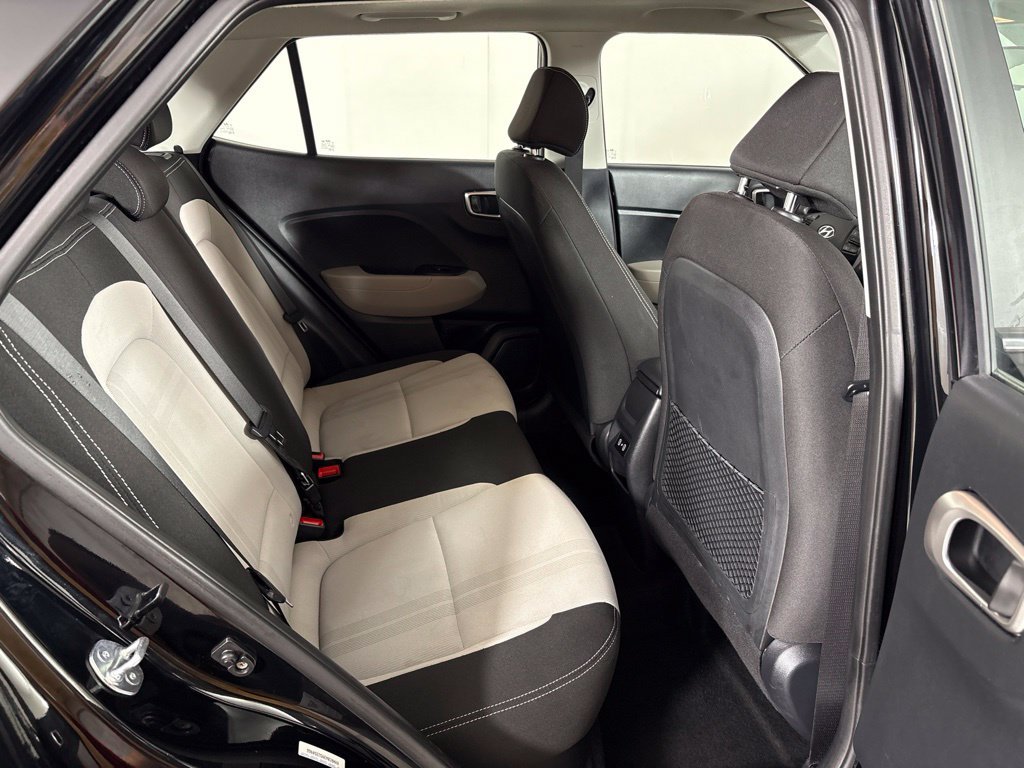 Used 2025 Hyundai Venue SEL FWD image 20