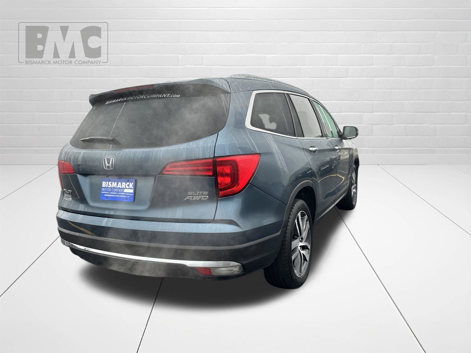 Used 2017 Honda Pilot Elite image 3