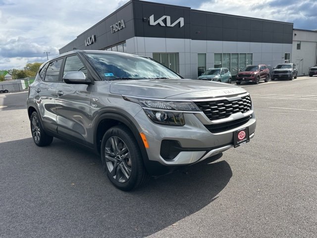 Used 2023 Kia Seltos LX