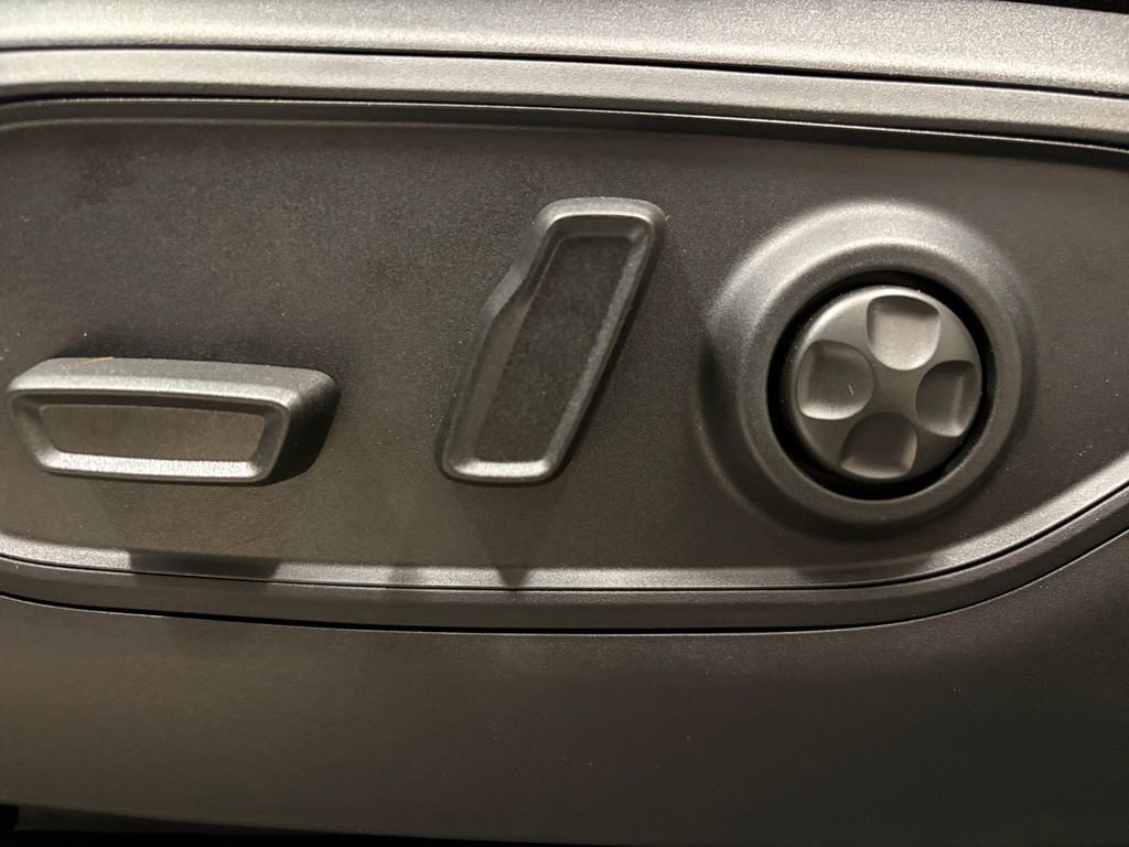 New 2026 Jeep Grand Cherokee Altitude RWD image 13