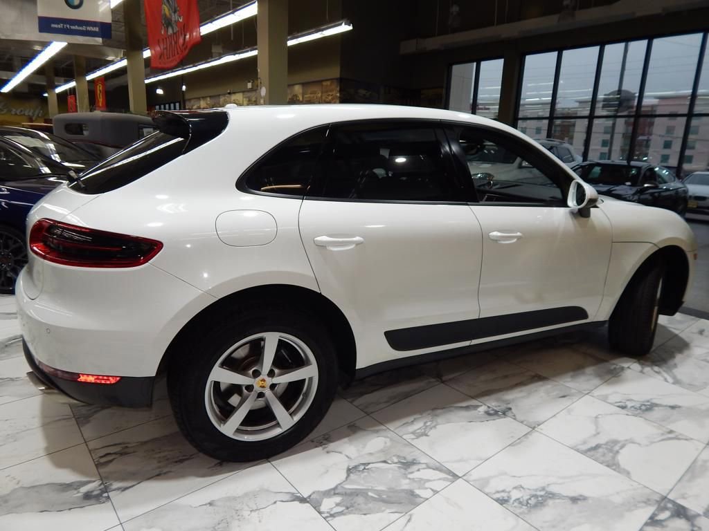 Used 2018 Porsche Macan AWD/4WD image 5