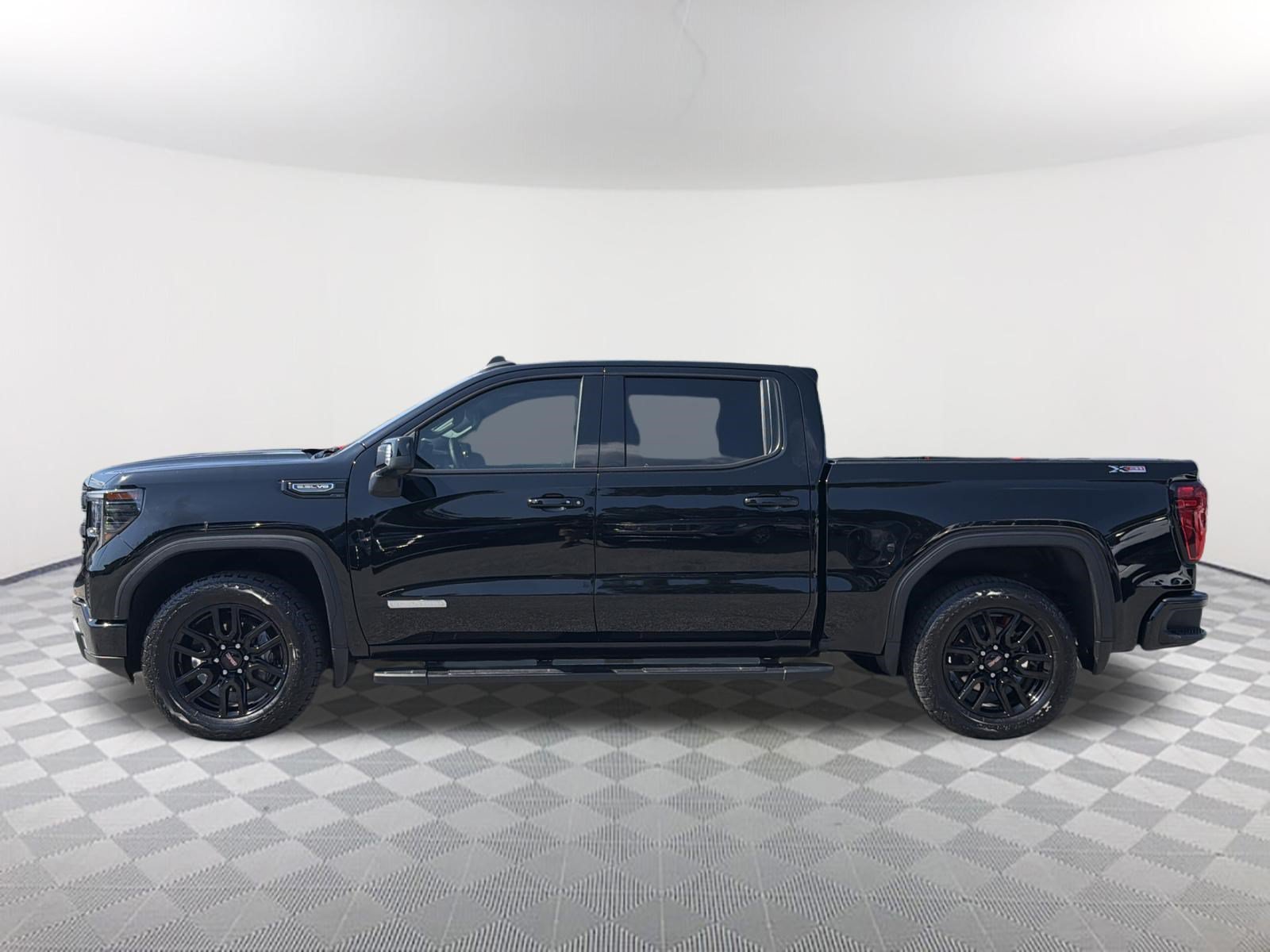 Certified 2025 GMC Sierra 1500 Elevation w/ Elevation Premium Package AWD/4WD image 2