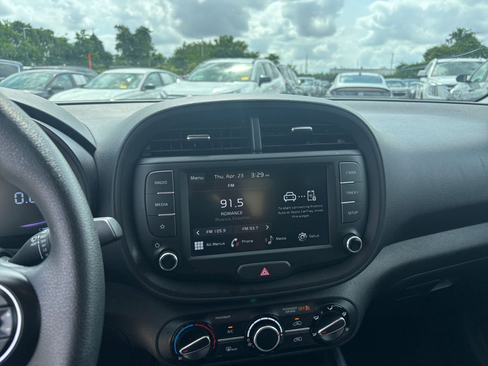 Used 2025 Kia Soul LX w/ LX Technology Package FWD image 20