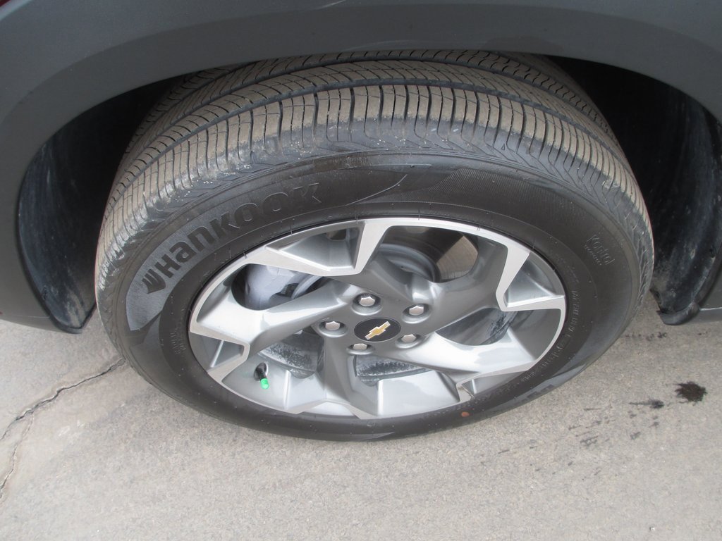 Used 2025 Chevrolet Trax LT image 13