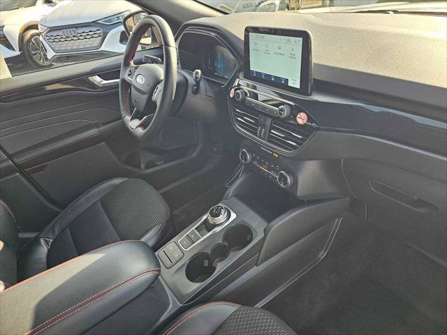 Used 2025 Ford Escape ST-Line Select AWD/4WD image 11