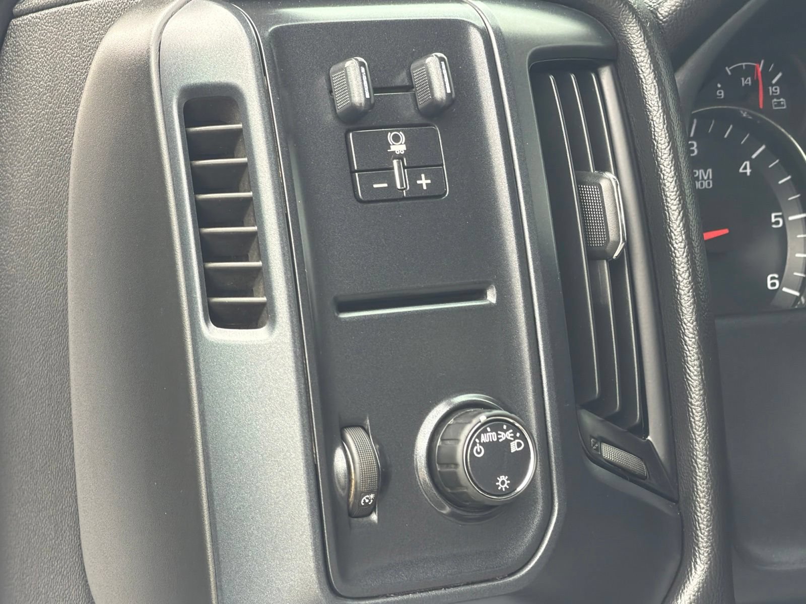 Used 2017 Chevrolet Silverado 1500 LS w/ Trailering Package AWD/4WD image 16