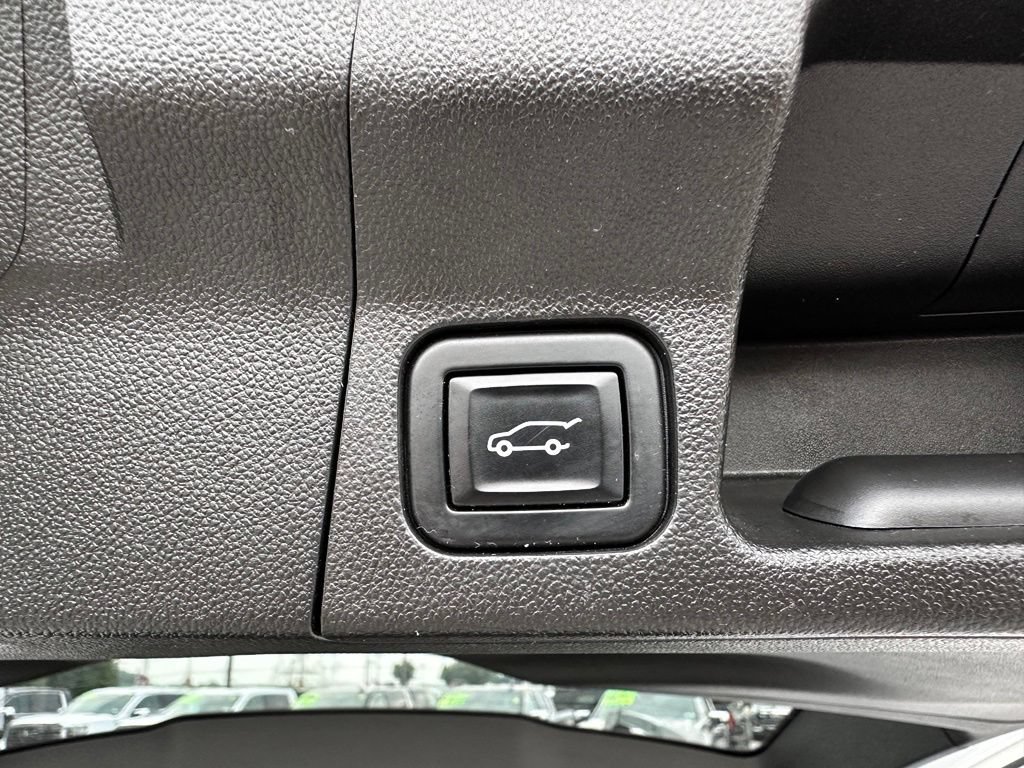 Certified 2021 GMC Acadia AT4 w/ Technology Package AWD/4WD image 45