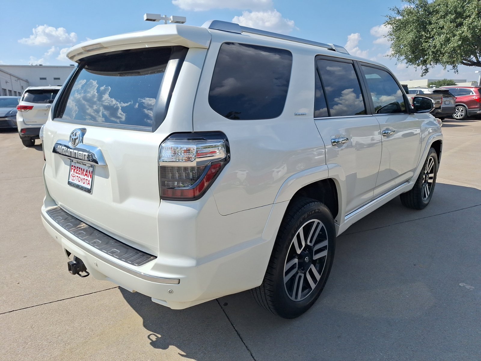 Used 2015 Toyota 4Runner Limited AWD/4WD image 6