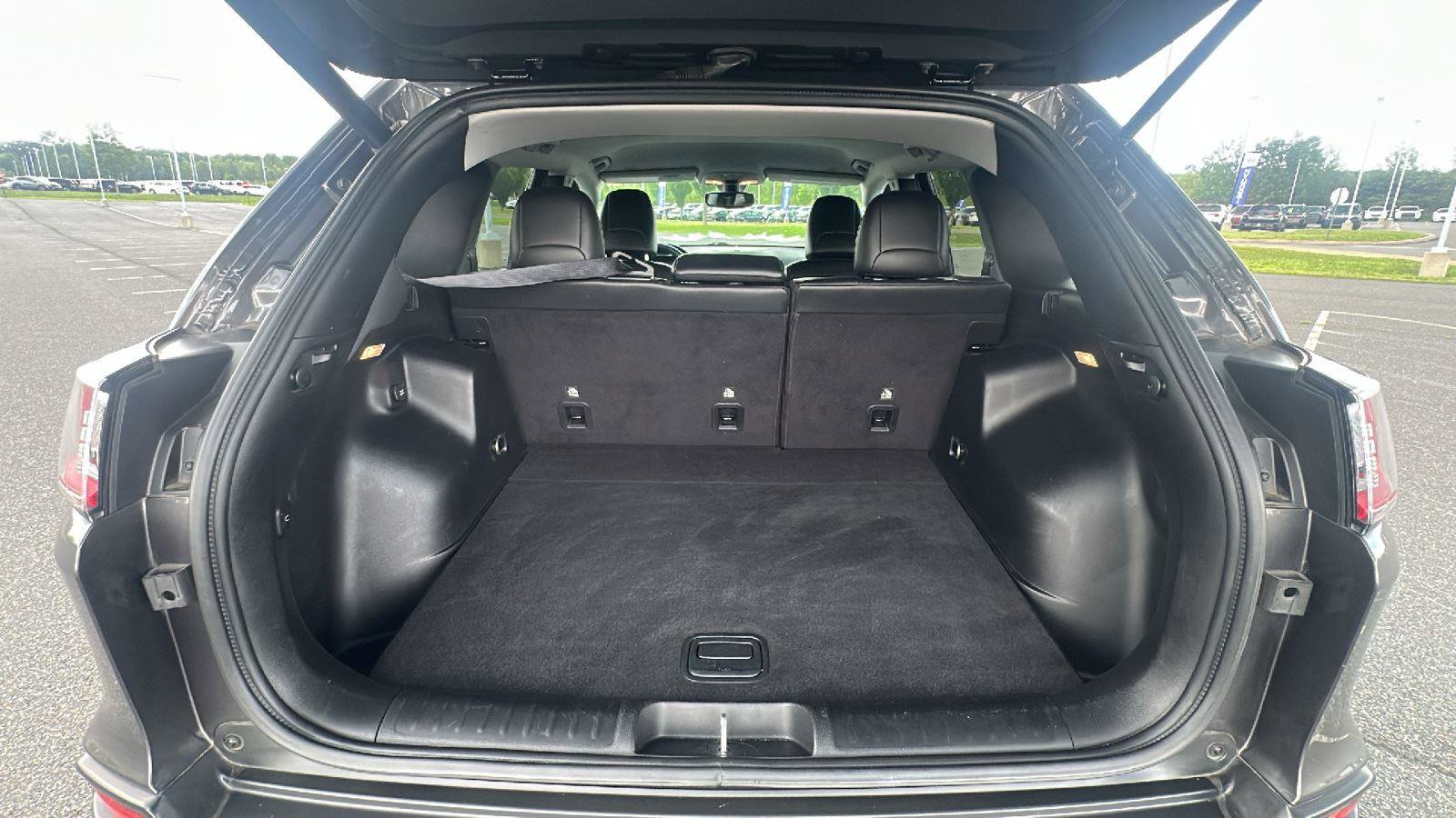 Used 2019 Jeep Cherokee Latitude Plus w/ Comfort/Convenience Group image 22